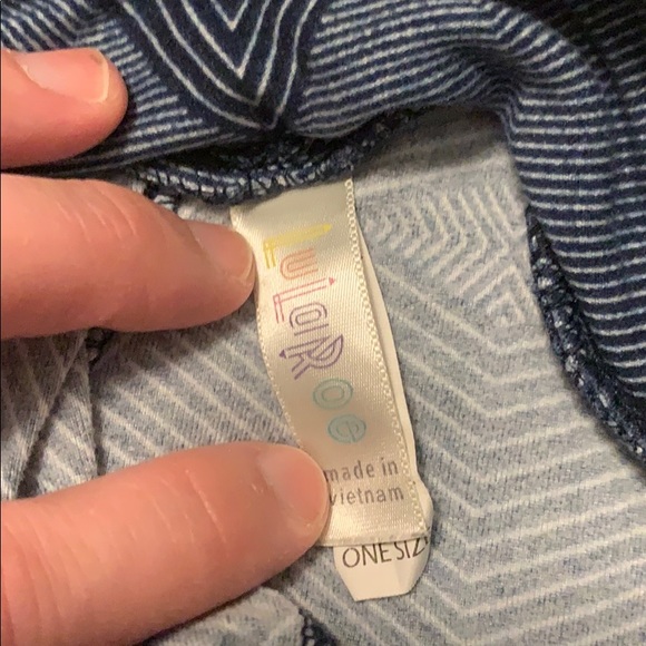 Lularoe os leggings - Picture 3 of 3